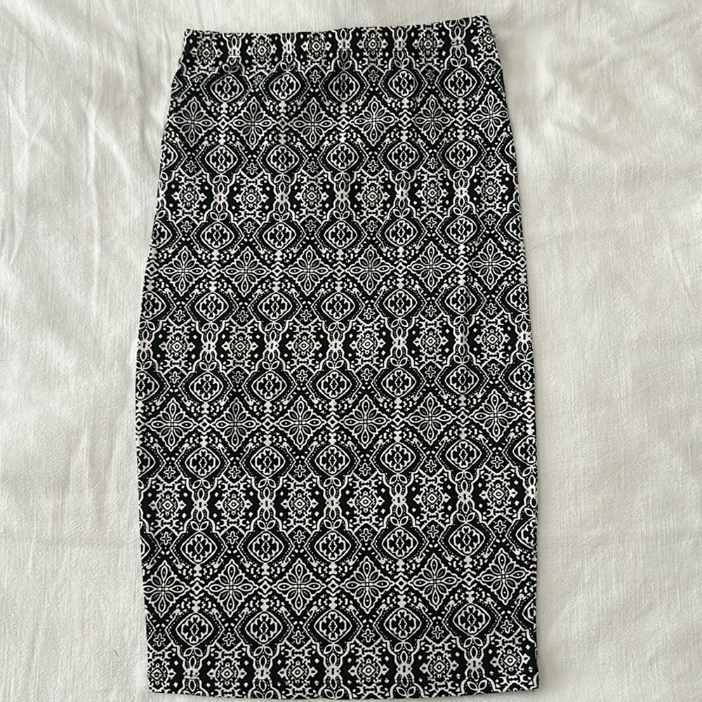 Patterned Pencil Skirt